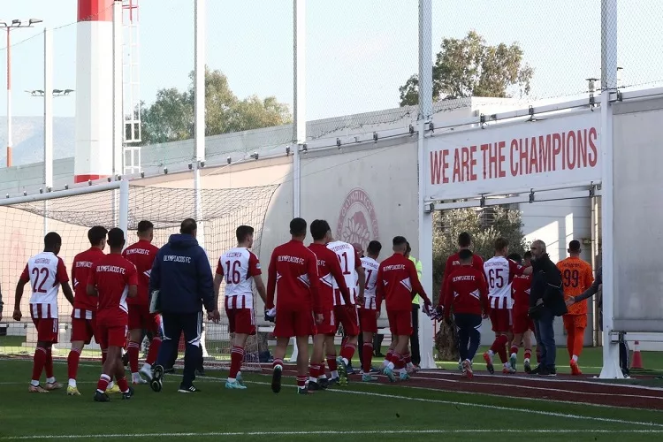 Super League 2: Με -5 και πρόστιμο τιμωρήθηκε ο Ολυμπιακός Β’ για την αποχώρηση με Κηφισιά