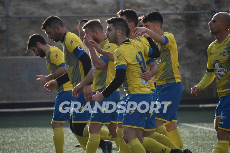 «Σεφτέ» με πέντε ανανεώσεις στον Ρωμανό