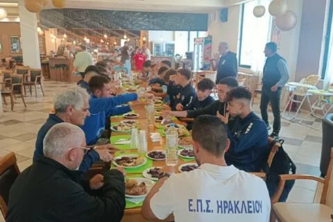 Γεύμα στο «Lido Soccer» για την Μικτή Κ16 Ηρακλείου – Το «ευχαριστώ» της ΕΠΣΗ στον Δ. Παπαδάκη (pics)