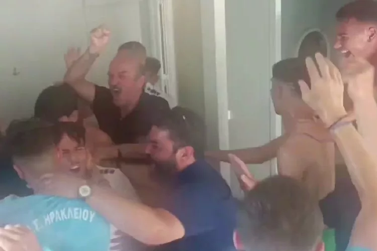 Το γλέντι της Μικτής Κ16 Ηρακλείου στα αποδυτήρια (vid)