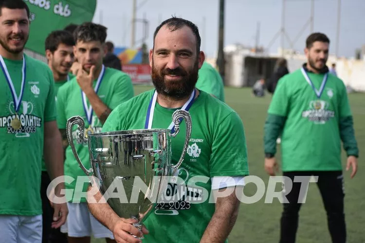 Η σημαία μένει στο Ατσαλένιο: Συμφώνησε και με τον Ανδρ. Χατζηανδρέου!