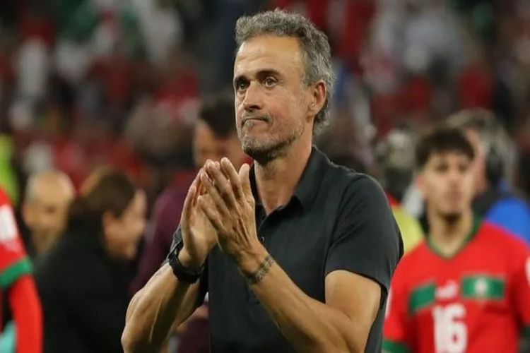 O Λουίς Ενρίκε υπογράφει για δύο χρόνια στην Παρί Σεν Ζερμέν