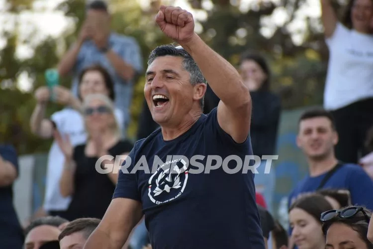 Φωτογραφίες απο τη κερκίδα του γηπέδου της Βουλιαγμένης