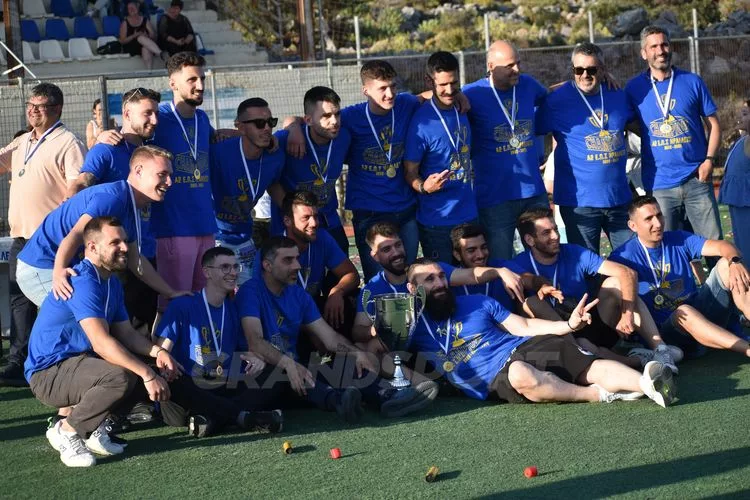 Στηρίζεται στα παιδιά που του έδωσαν την άνοδο ο Μοχός