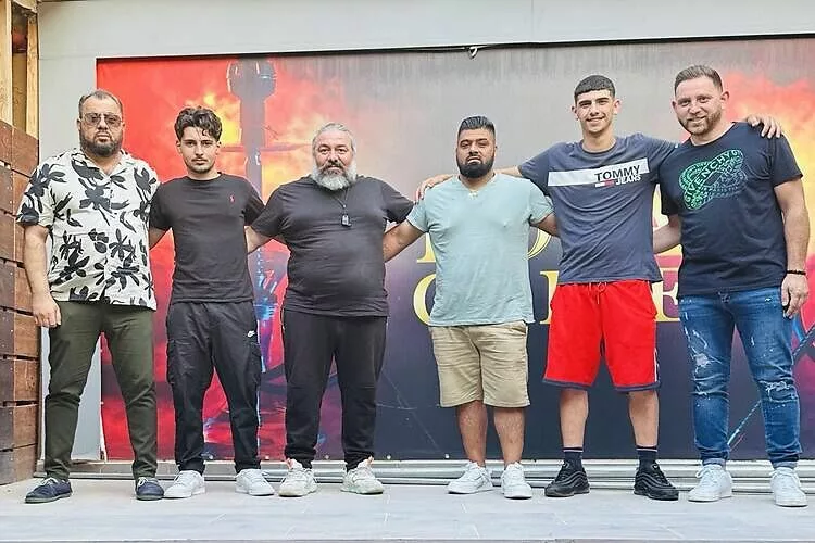 Τριπλό μεταγραφικό χτύπημα από τη Χαραυγή