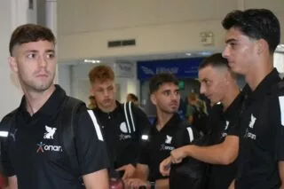 Παίρνει το αεροπλάνο της επιστροφής