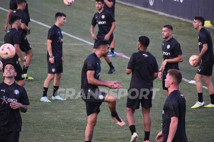 Με 33 ποδοσφαιριστές η αποστολή του ΟΦΗ για Ολλανδία