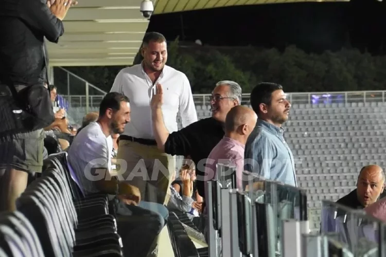 Οι πανηγυρισμοί του Μιχάλη και Δημήτρη Μπούση στο γκολ του Φελίπε! (vid)