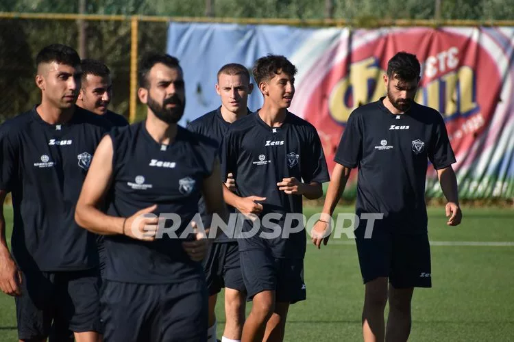 Βασίζεται στα νιάτα τη νέα χρονιά η Δαμάστα (pics)