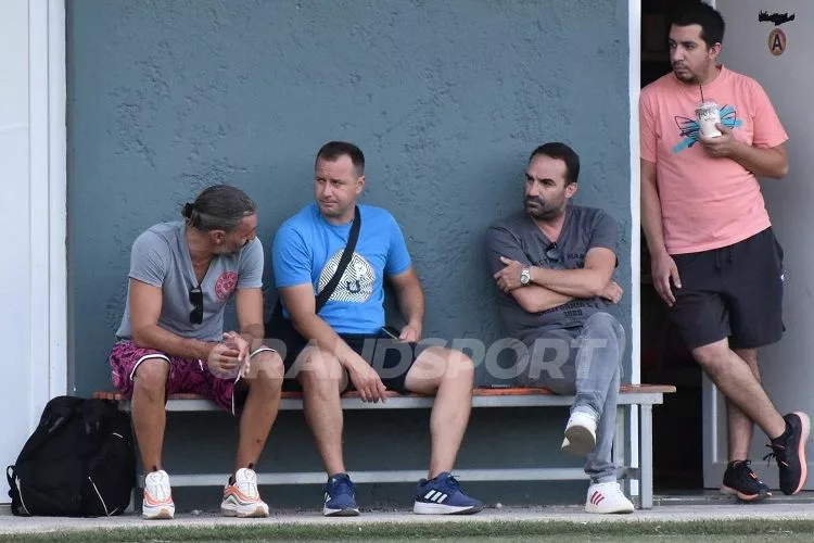 Παρακολουθούν το Αλμυρός – ΑΟΤ Τ. Τριανταφύλλου και Μ. Ζερβίδης