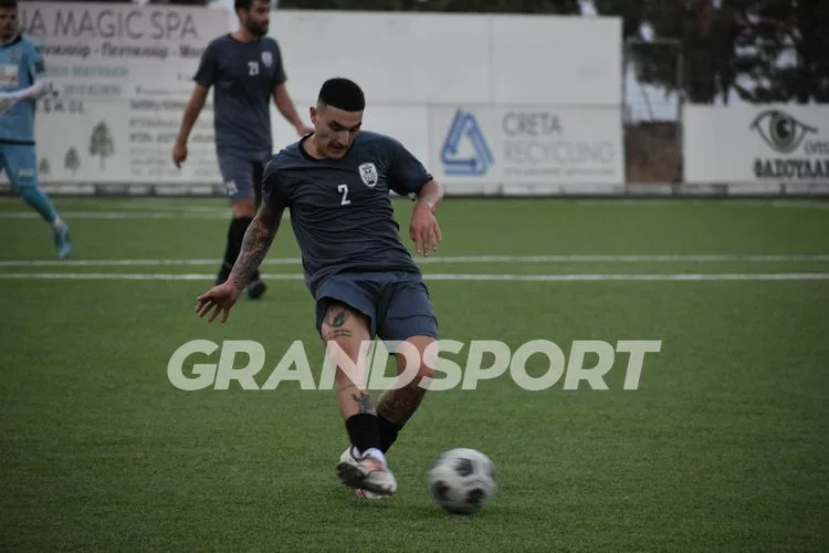 Στο κάδρο των Snakes FC και ο Γιώργος Σημαιάκης