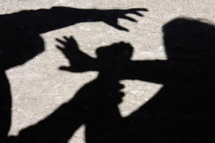 Καταγγελία Αθλόπολις: «Τον έπιασε από τον λαιμό και του έριξε κουτουλιά στο πρόσωπο»