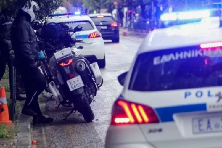 Πυροβολισμοί σε ποδοσφαιρικό αγώνα στο Ζεφύρι: Στην Ασφάλεια με ισχυρή συνοδεία οι διαιτητές