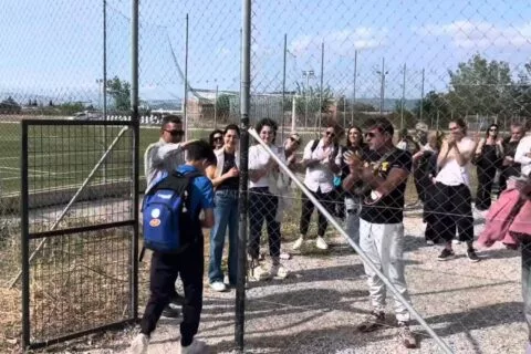 Μικτή Κ14 ΕΠΣΗ: Το χειροκρότημα των γονέων στα παιδιά μετά το τέλος του ημιτελικού! (vid)
