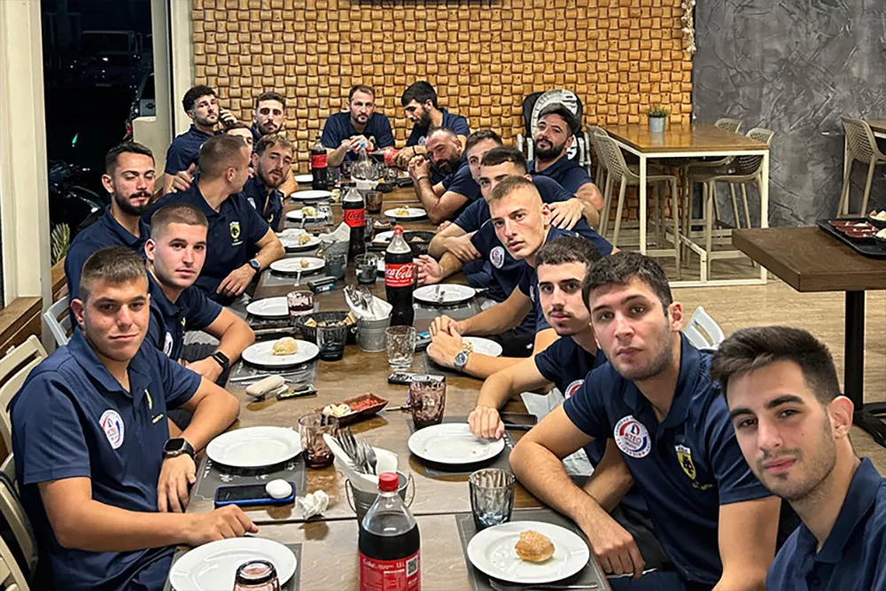 Τραπέζι λίγο πριν την πρεμιέρα στην ΑΕΚ