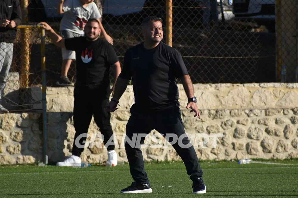 Νικητής στην μάχη της… εξέδρας ο Κοντάκης! (vid)
