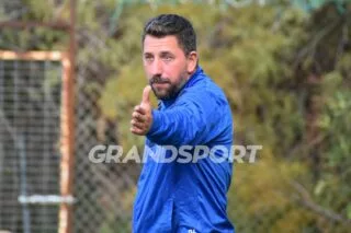 «Διαλύουμε ομάδες και μιλάμε κι από πάνω»