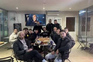 Τραπέζι σε γιορτινό κλίμα στον Αλμυρό