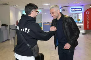 Φωτογραφίες από την άφιξη του Θανάση Ανδρούτσου (pic)