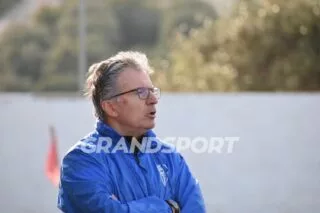 Β. Πλεσίτης: «Υπάρχει ένας ανεξήγητος λόγος που δεχόμαστε γκολ χωρίς να απειληθούμε» (vid)
