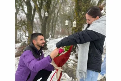 Ντύνεται γαμπρός και γίνεται πατέρας ο Μάνος Αλεξάκης