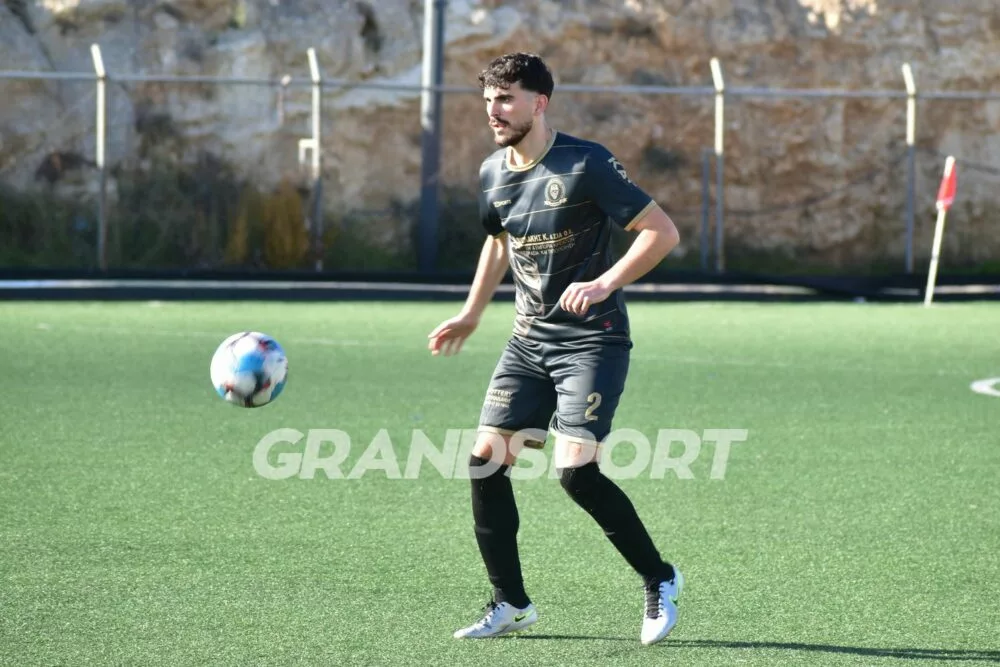 Κοιτάζει Γιούγκα ο Ρωμανός