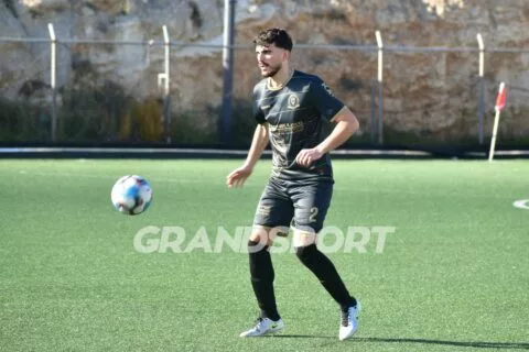 Κοιτάζει Γιούγκα ο Ρωμανός