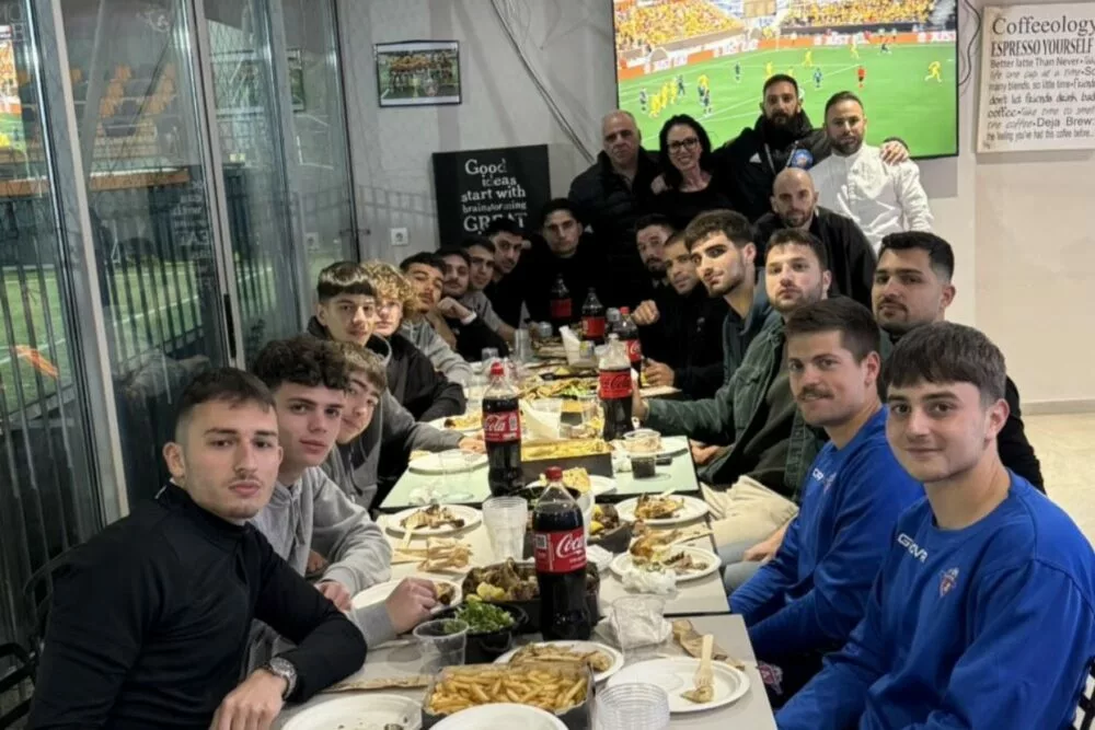 Τραπέζι για το κλείσιμο της σεζόν στον Αλμυρό