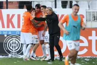 Eπιστροφή στο γήπεδο για τους παίκτες του ΟΦΗ