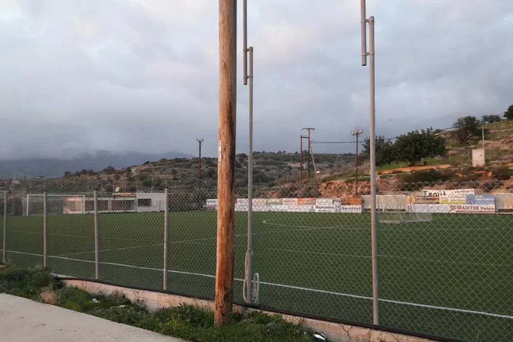 Ένταση και επεισόδια στο Δόξα Γαλιάς–Αστέρας Μυρτιάς: Αποχώρησε με συνοδεία αστυνομίας η διαιτητική τριάδα