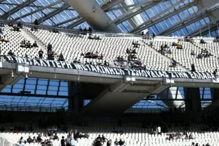 «Η μεγαλύτερη μετακίνηση τσικουδιάς»: Επικό πανό από τους οπαδούς του ΟΦΗ στο ΟΑΚΑ