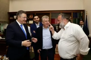 Εμφάνιση – έκπληξη του Μάριου Ηλιόπουλου στην Περιφέρεια Κρήτης