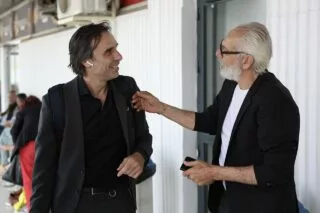 Όμορφο τετ-α-τετ Πουρσανίδη – Σηφάκη στο αεροδρόμιο λίγο πριν την αναχώρηση του ΟΦΗ