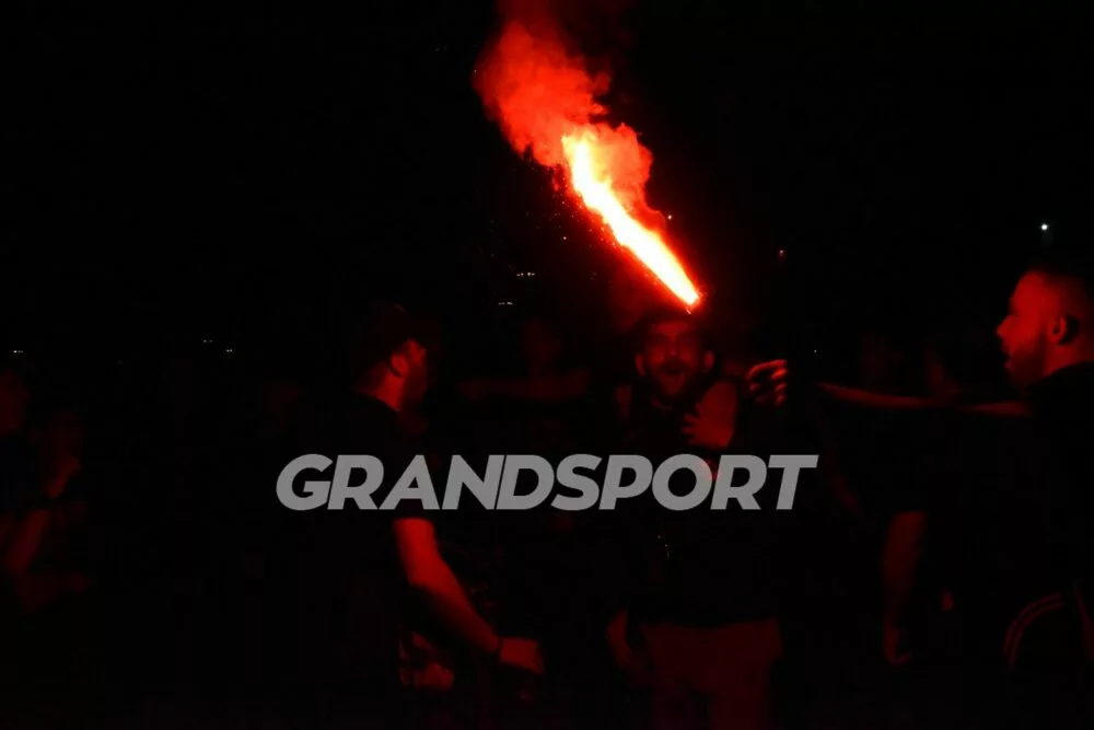 Το γλέντι ξεκίνησε… με ανάψαμε φωτιά που μεγαλώνει! (vid)
