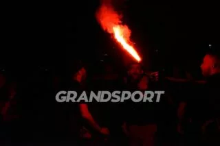 Το γλέντι ξεκίνησε… με ανάψαμε φωτιά που μεγαλώνει! (vid)