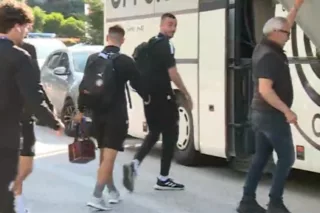 Αναχώρησε η αποστολή του ΟΦΗ για το ΟΑΚΑ (vid)