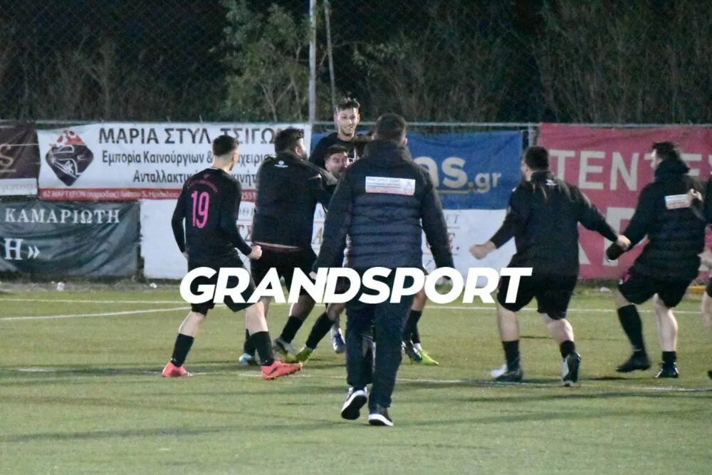 Χαρούμενα Χριστούγεννα στην κορυφή για το Άλογο!