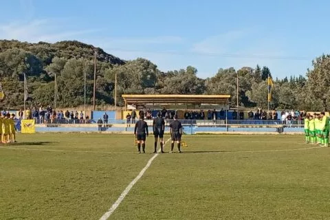 Ενός λεπτού σιγή στο Απόλλων Καλυθιών – Γιούχτας για τους αδικοχαμένους οπαδούς του ΠΑΟΚ