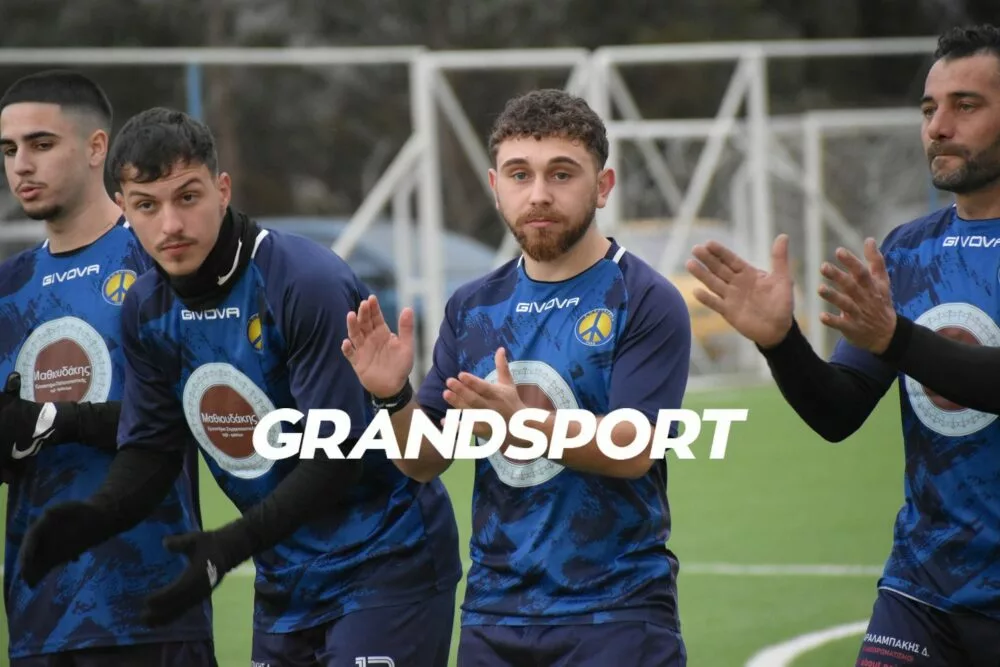 Στα… χακί ετοιμάζεται να ντυθεί ο Απόστολος Φασουλάς