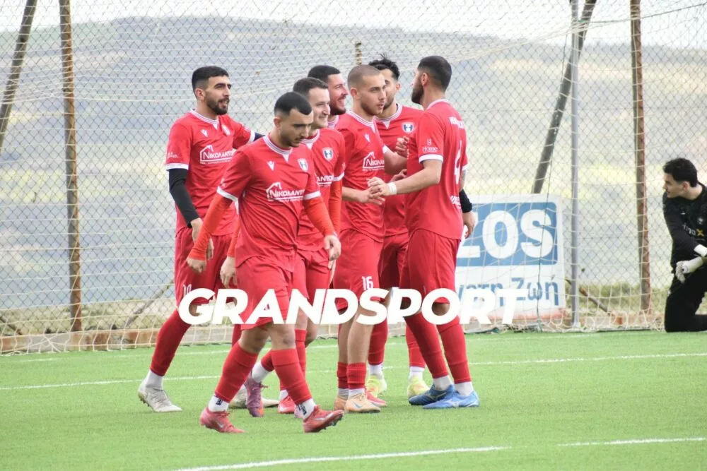 Οι ευχές της οικογένειας της Χερσονήσου για το Πάσχα