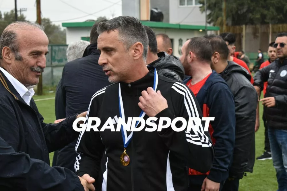 Ξαναφόρεσε τα ποδοσφαιρικά του παπούτσια ο Γιάννης Λαδουκάκης!