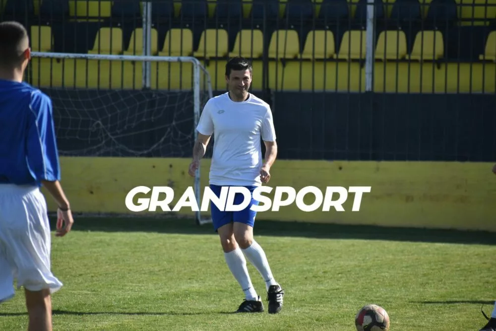 Χαμόγελα και πειράγματα στα Μάλια με Κώτσιο και Κατσικοκέρη