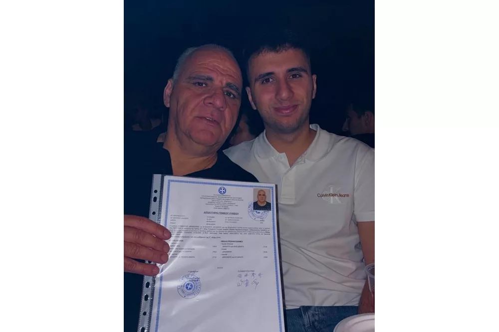 Μάθημα ζωής από τον Δημήτρη Κόκκινο: Πήρε απολυτήριο στα 54 του χρόνια!